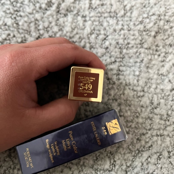 💎 2 x 28💎 Estée Lauder 549 dilemma pure color envy sculpting lipstick - Picture 4 of 4